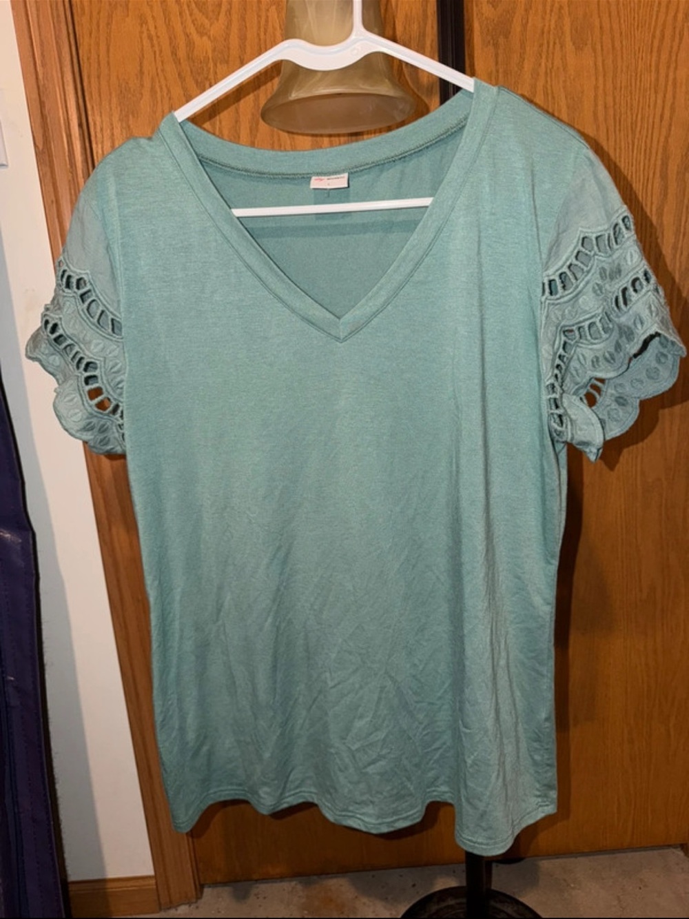 V-Neck Short Sleeve Crochet Detail Tee in Seafoam Green